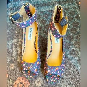 Steve Madden Leslie Floral Covered Wedge - 7M